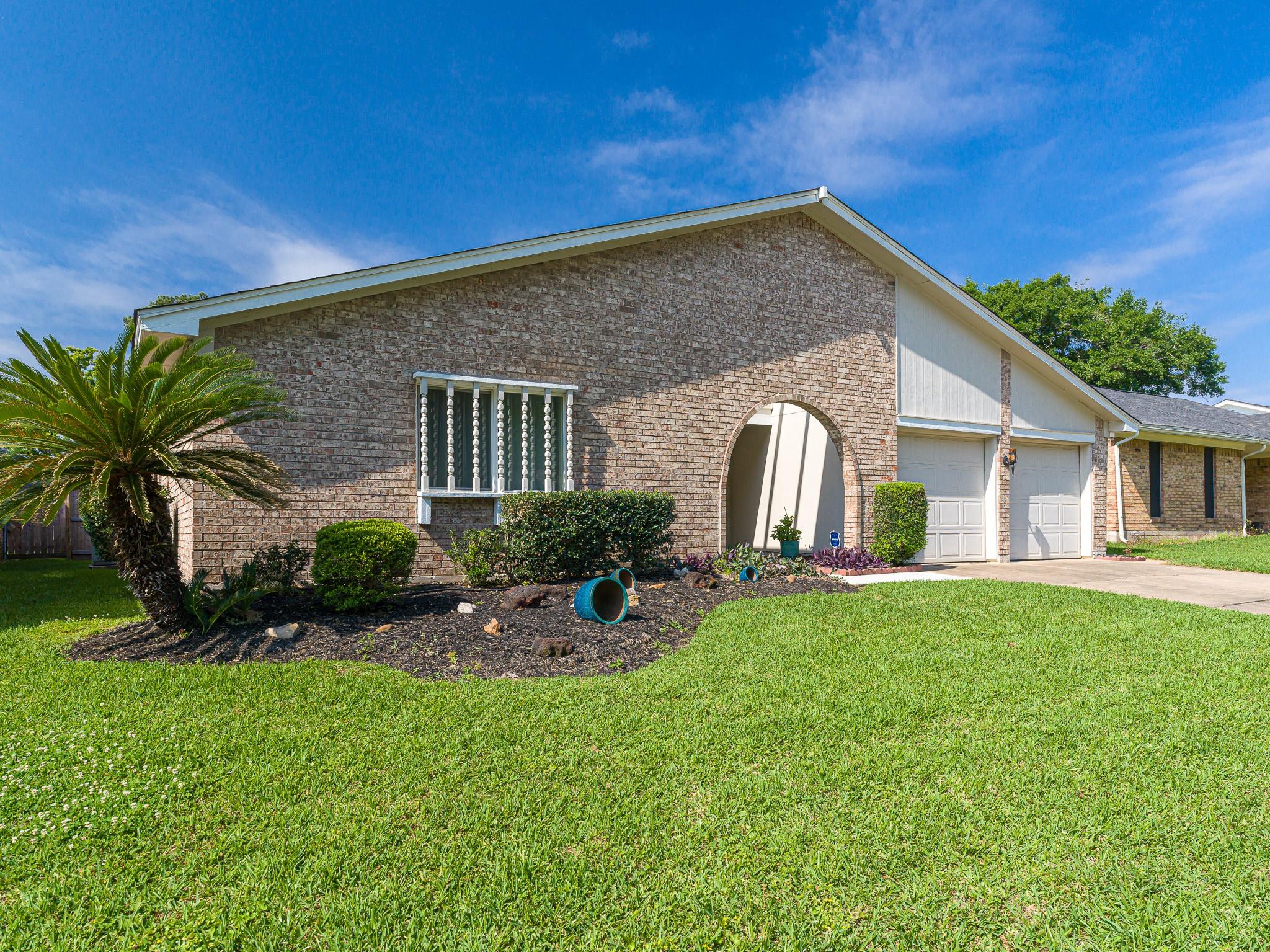 6230 Sunnygate Drive