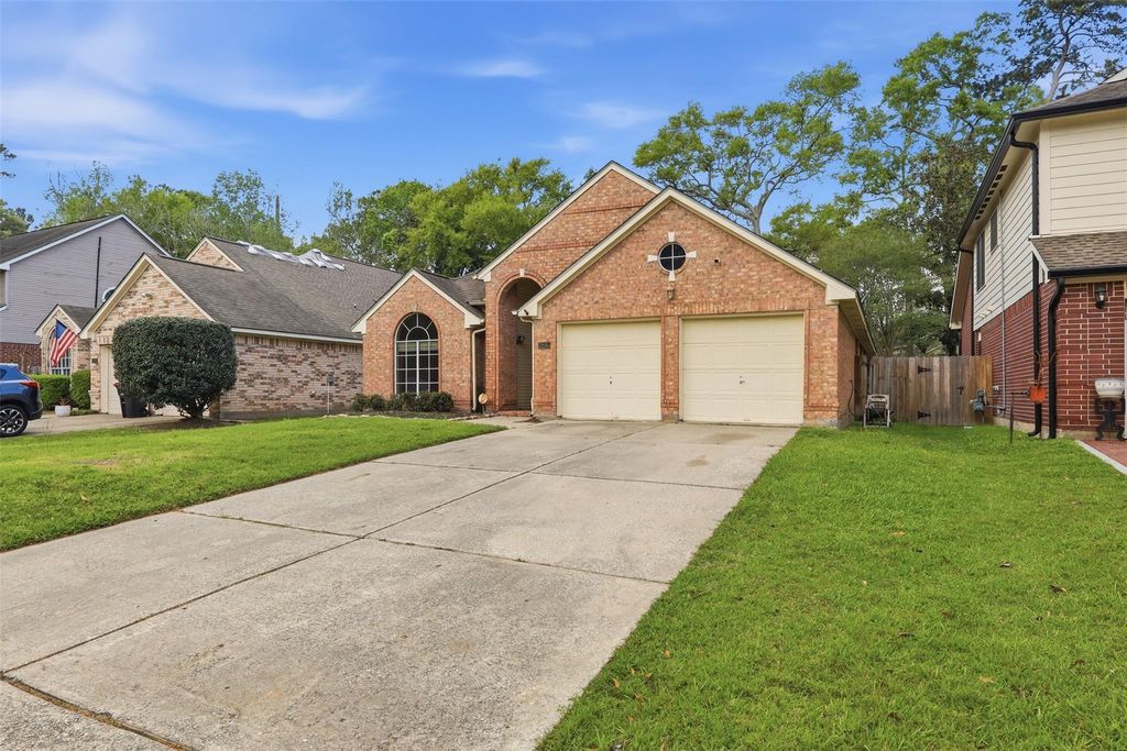 Photo of 4235 Mountain Peak Way, Kingwood, TX 77345 (MLS # 21361063)