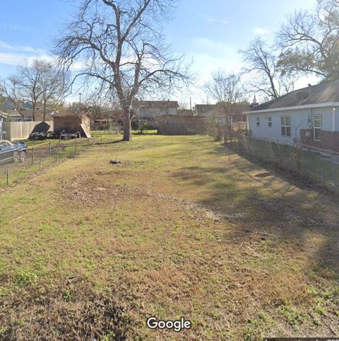 Photo of 510 E 40th Street, Houston, TX 77022 (MLS # 30405788)
