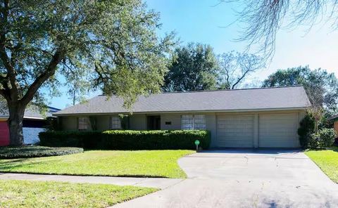 Photo of 5827 Dryad Drive, Houston, TX 77035 (MLS # 48961019)