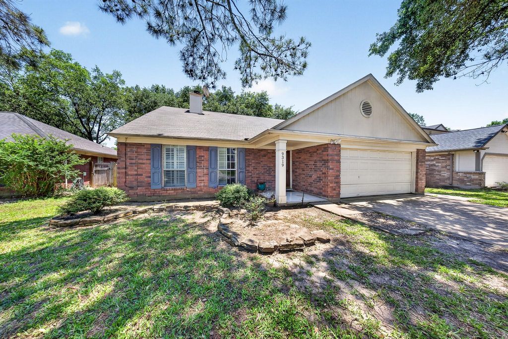 Photo of 9319 Bayou Bluff Drive, Spring, TX 77379 (MLS # 60350631)