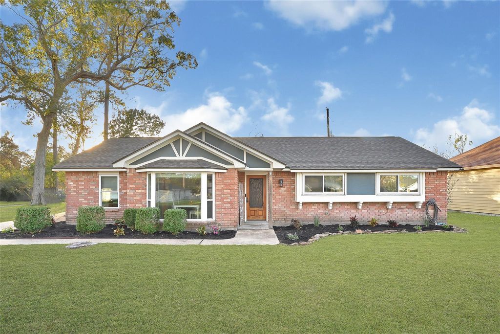 Photo of 19111 Artesian Way, Humble, TX 77346 (MLS # 64707314)