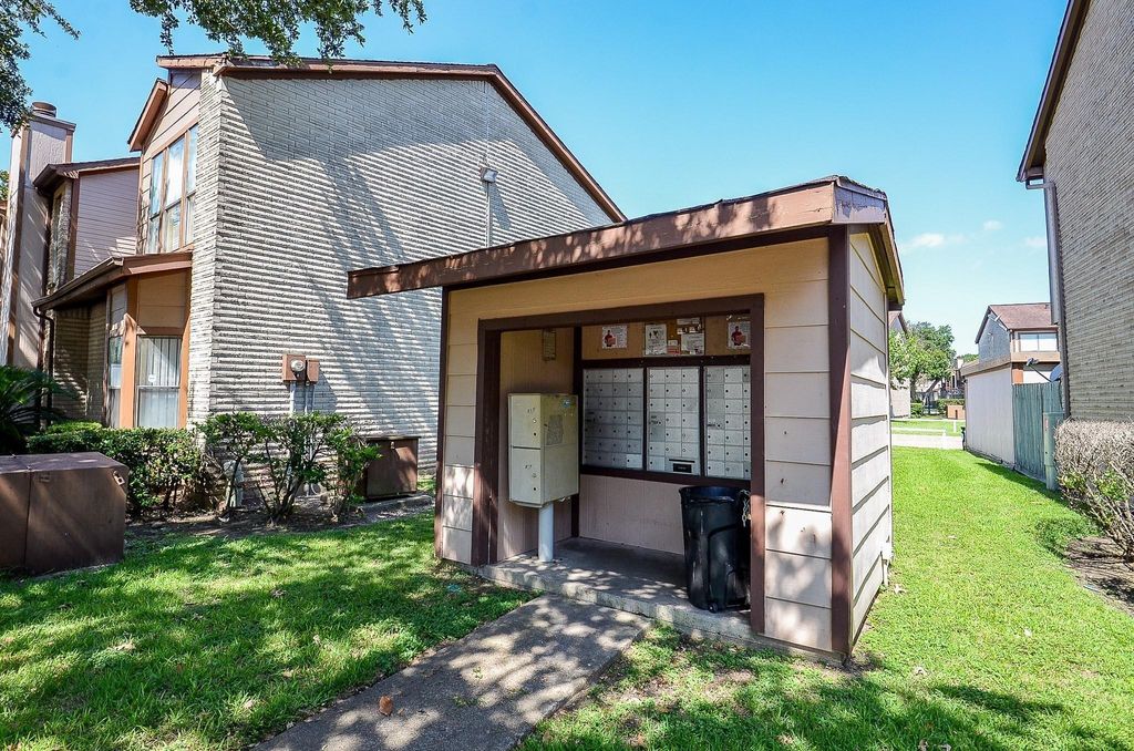 Photo of 12300 Brookglade Circle #139, Houston, TX 77099 (MLS # 67498590)