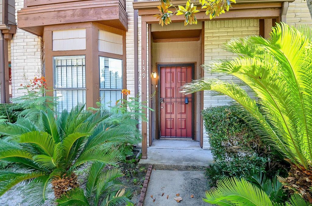 Photo of 12300 Brookglade Circle #139, Houston, TX 77099 (MLS # 67498590)