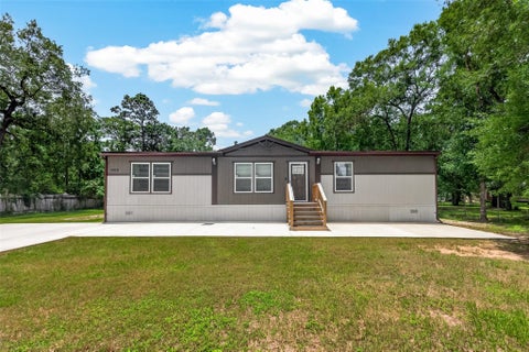 Photo of 9910 Oak Leaf Street, Baytown, TX 77521 (MLS # 14860178)