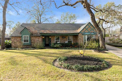 Homes For Sale - 10155 Hazelhurst Drive<br/> Houston, TX 77043