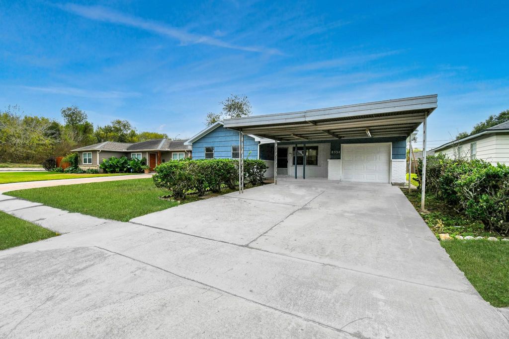 Photo of 8534 Fillmore Street, Houston, TX 77029 (MLS # 47182436)