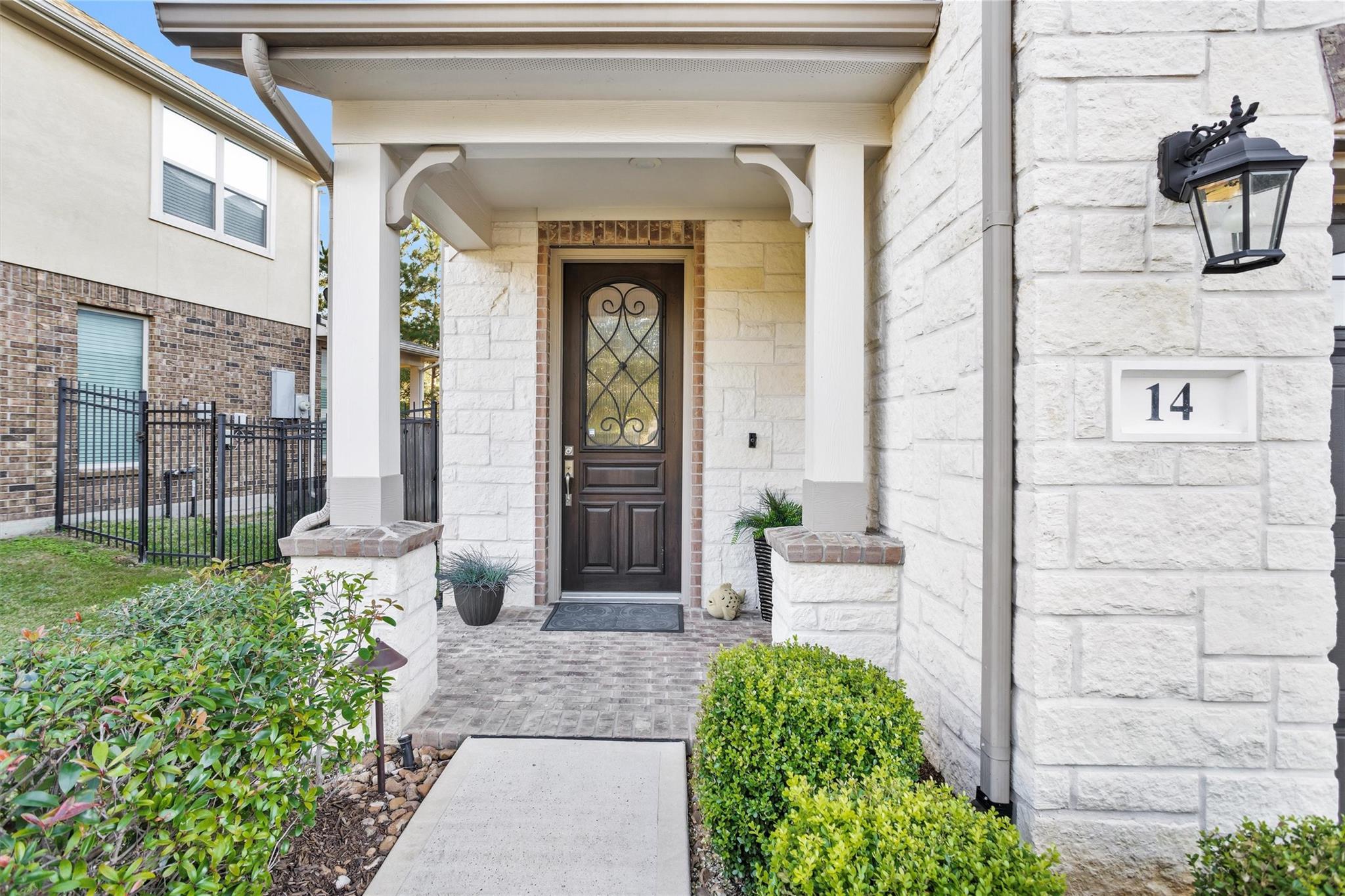 14 Heirloom Garden Place