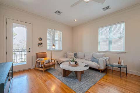 Photo of 58 Briar Hollow Lane #303, Houston, TX 77027 (MLS # 11174393)