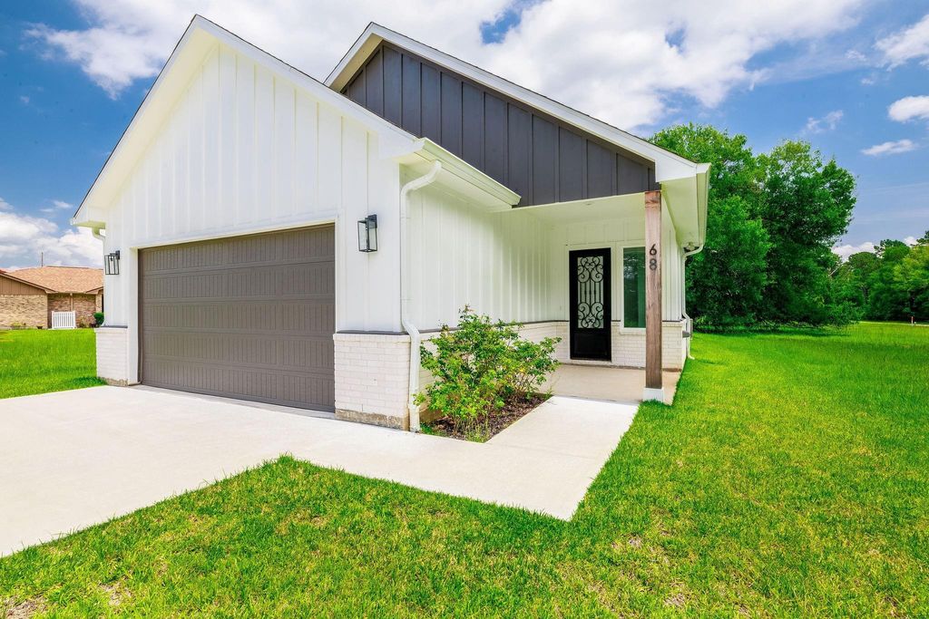 Photo of 68 Fairway Drive, Trinity, TX 75862 (MLS # 88316405)