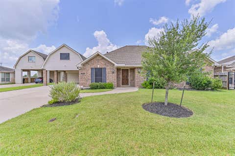 Photo of 2910 Apache St ST, League City, TX 77573 (MLS # 67735389)