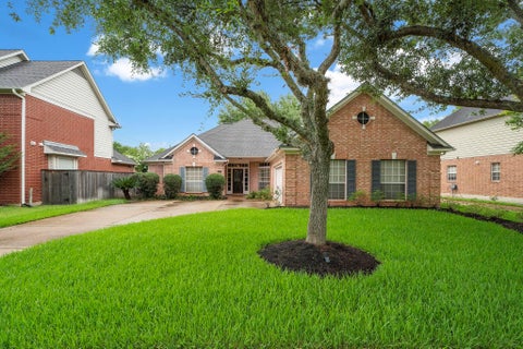 Photo of 7319 Emerald Glen Drive, Sugar Land, TX 77479 (MLS # 45227446)