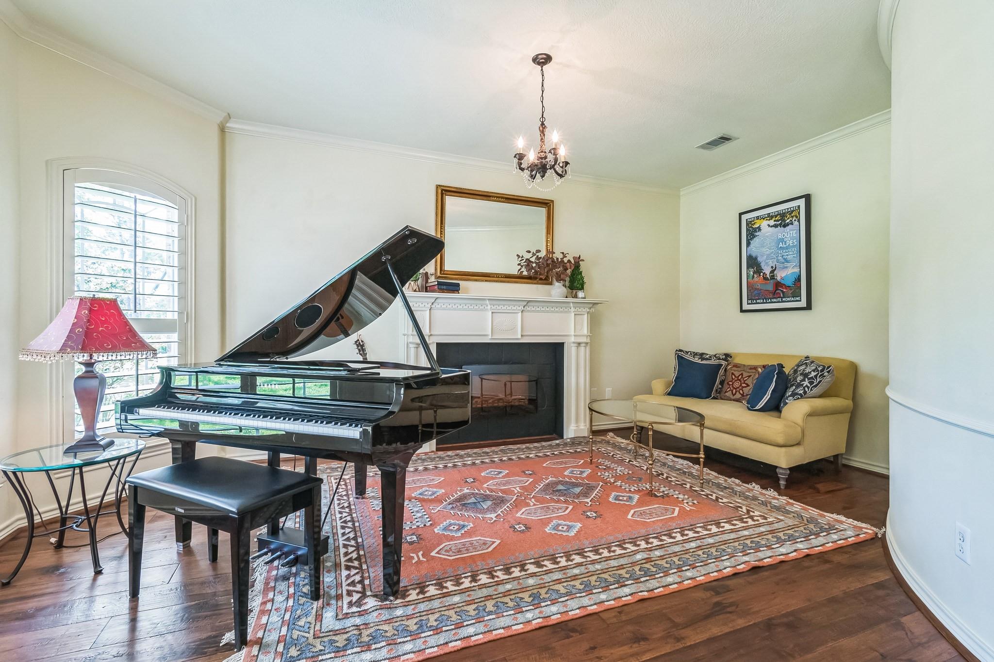 147 Sunnyvale W
