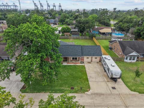 Photo of 635 Meadowlawn St ST, La Porte, TX 77571 (MLS # 59715146)