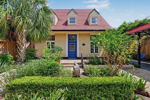 Photo of 1990 W Clay Street, Houston, TX 77019 (MLS # 40373976)