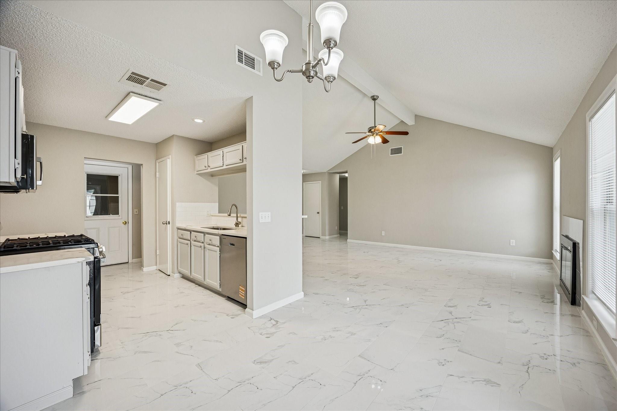 3127 E Heatherock Circle