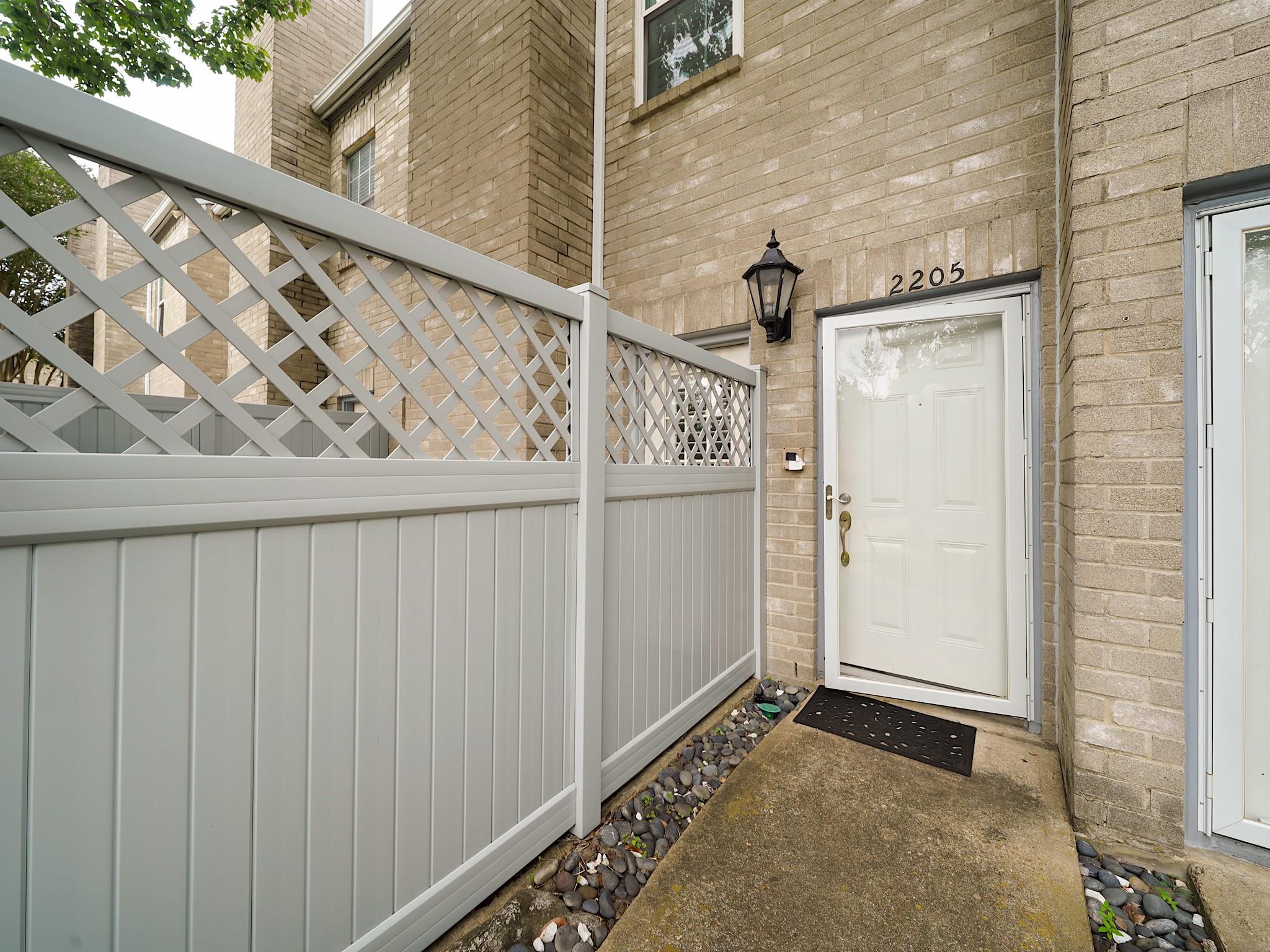 6000 Reims Road 2205