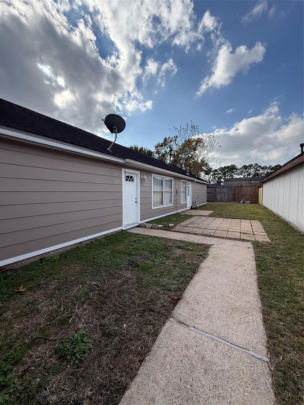 Photo of 13810 Northlake Drive, Houston, TX 77049 (MLS # 64198168)