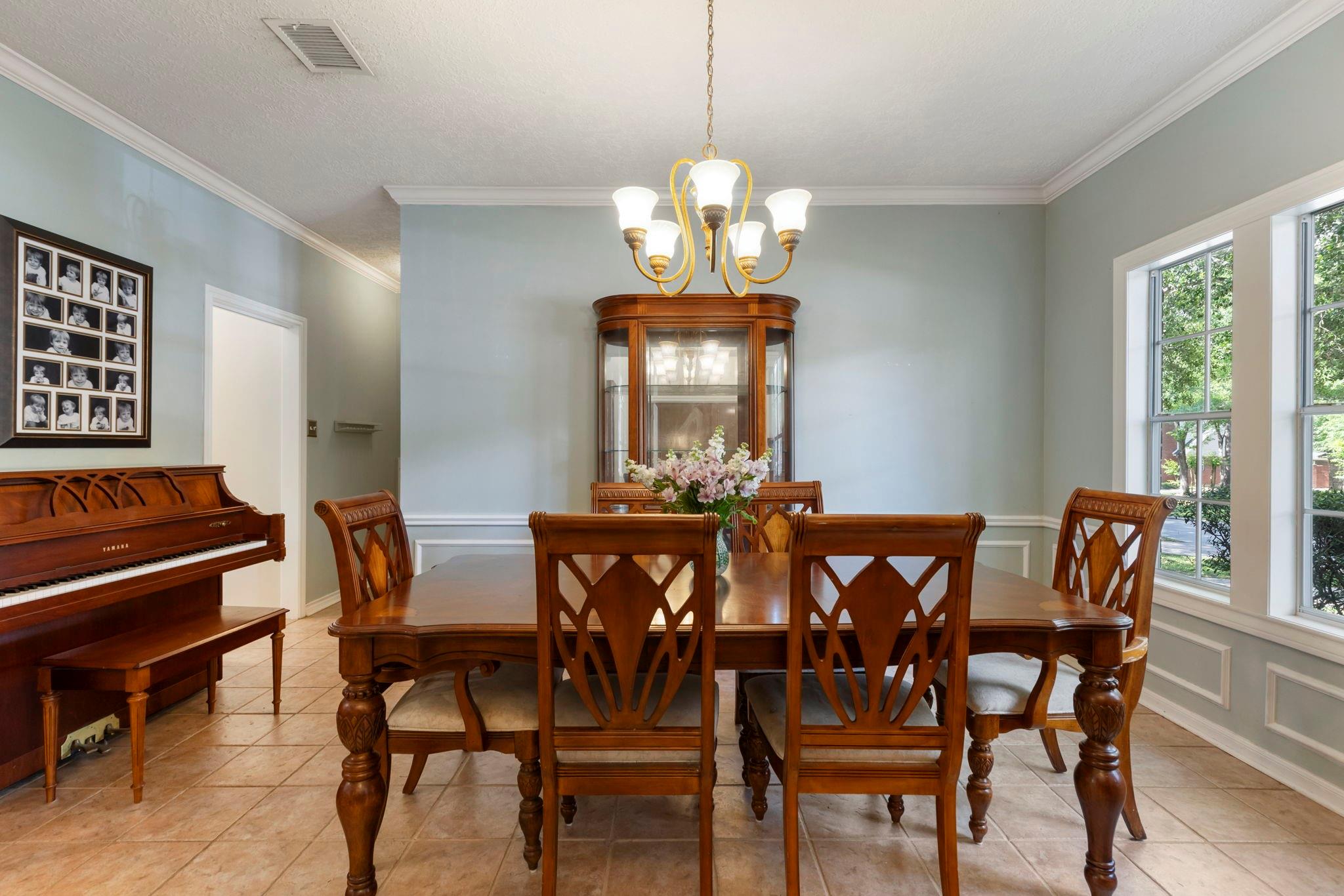 130 Quiet Oak Circle
