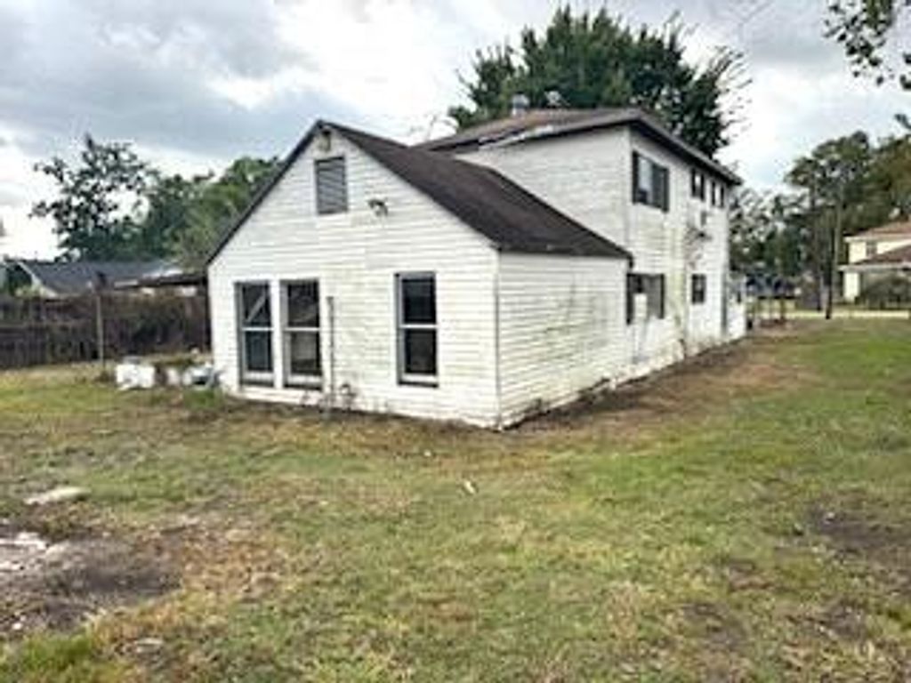 Photo of 207 S 5th Street, Highlands, TX 77562 (MLS # 61278522)