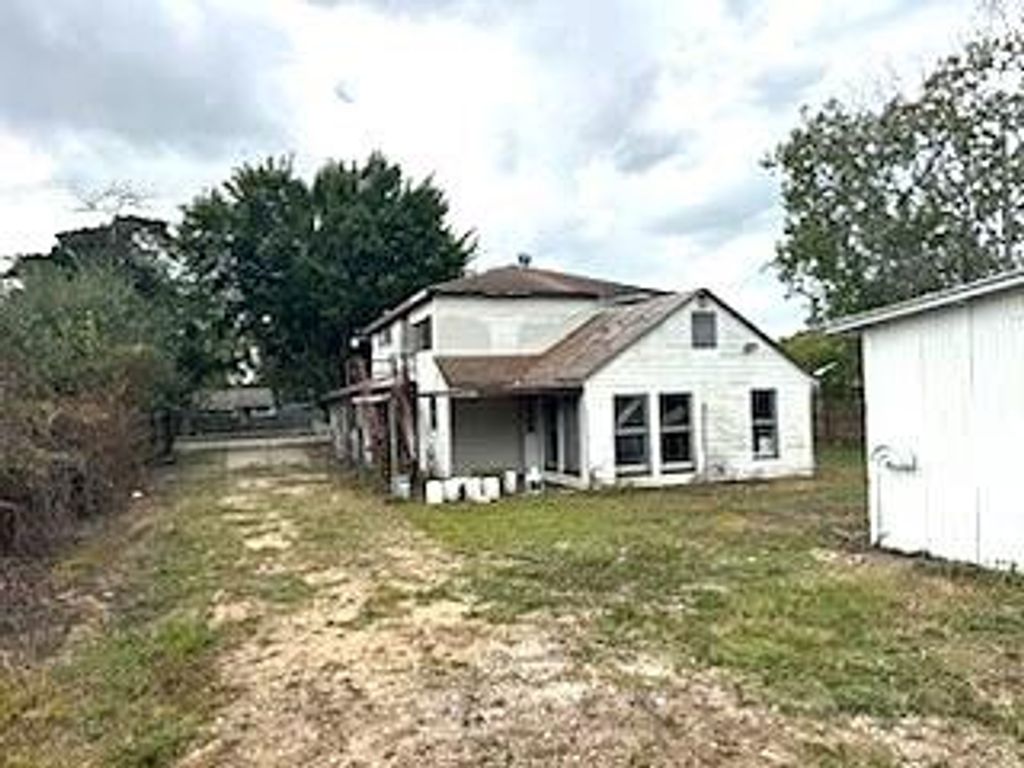 Photo of 207 S 5th Street, Highlands, TX 77562 (MLS # 61278522)