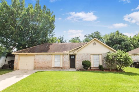 Photo of 12702 Gotham Drive, Houston, TX 77089 (MLS # 68062018)