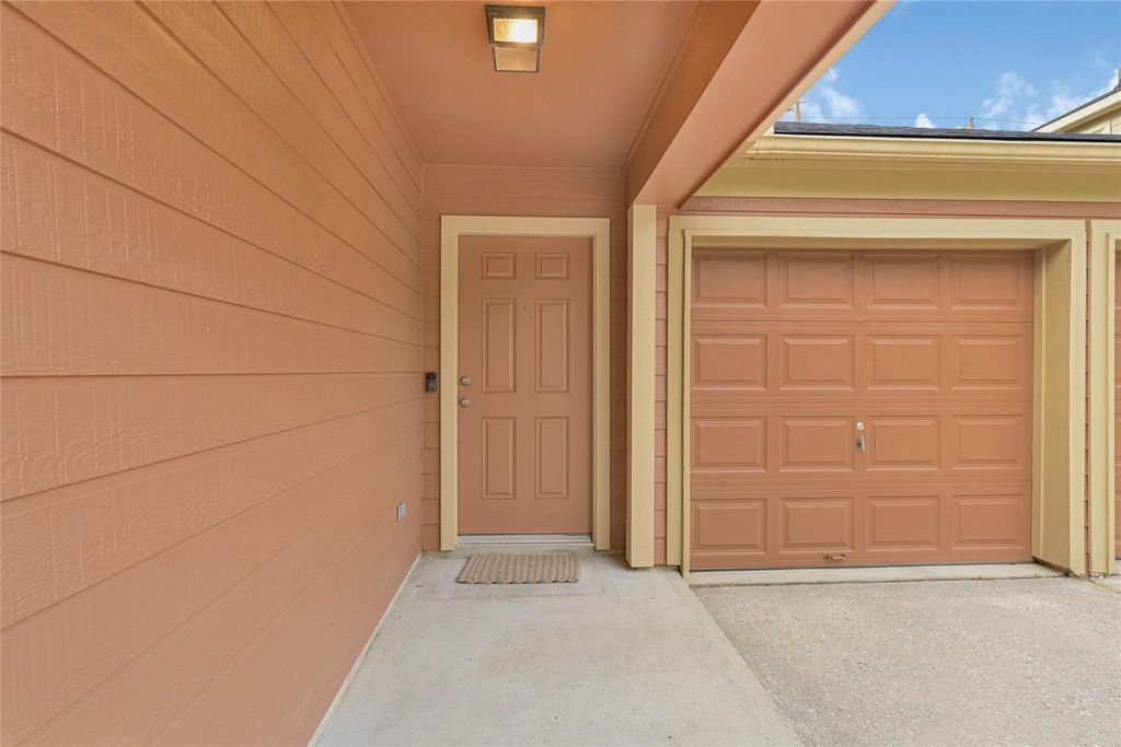 Photo of 12914 Pecan Shores Drive, Houston, TX 77044 (MLS # 36323046)