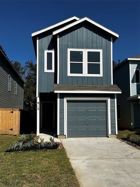 Photo of 915 Pertuso Lane, Huffman, TX 77336 (MLS # 71228690)