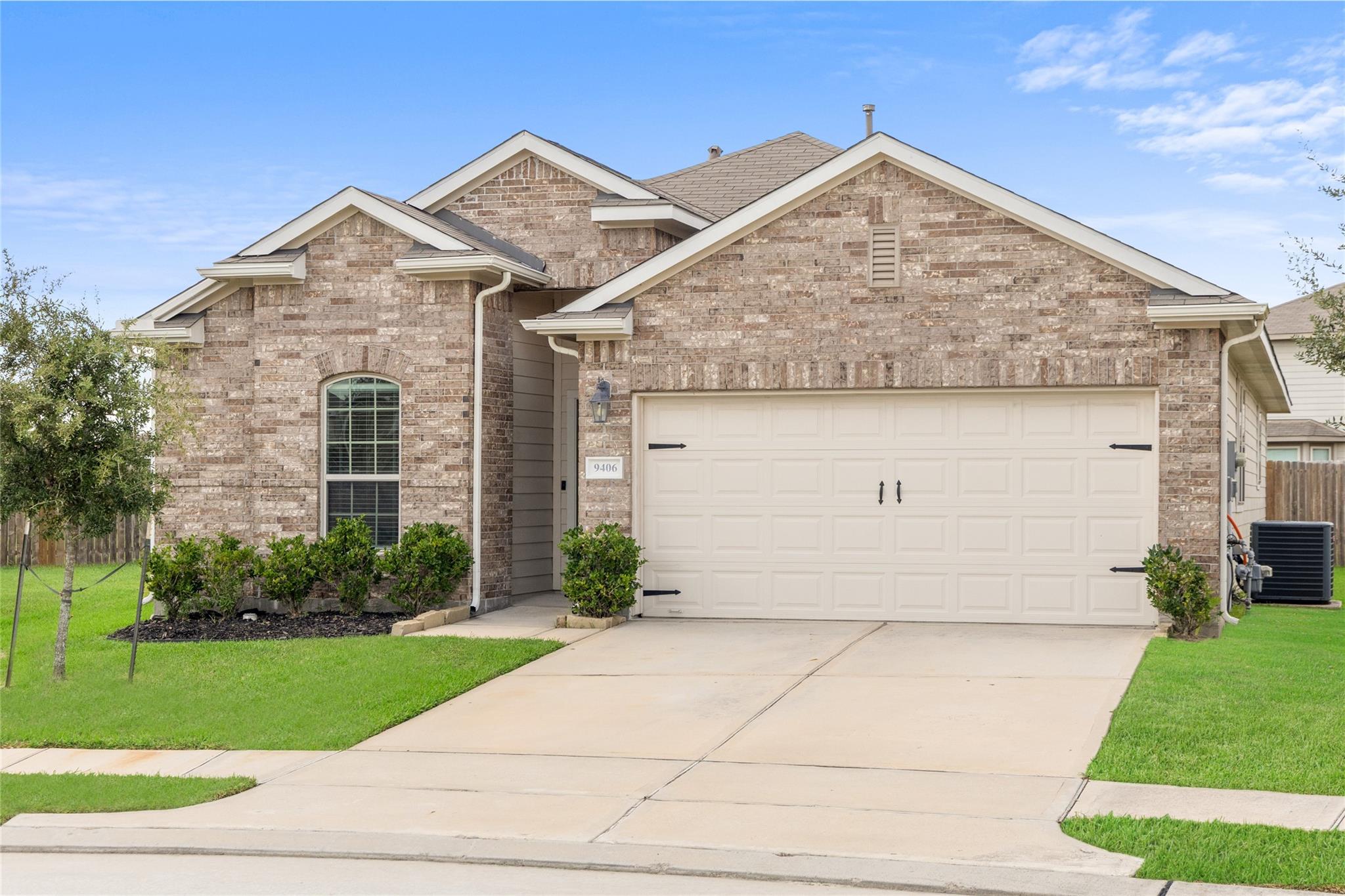 9406 Cimarroncito Lane