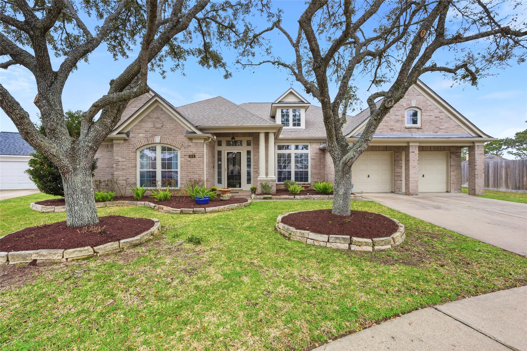 104 Grand Falls Court