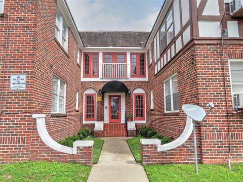 3920 Fannin Street 211 Houston TX 77004