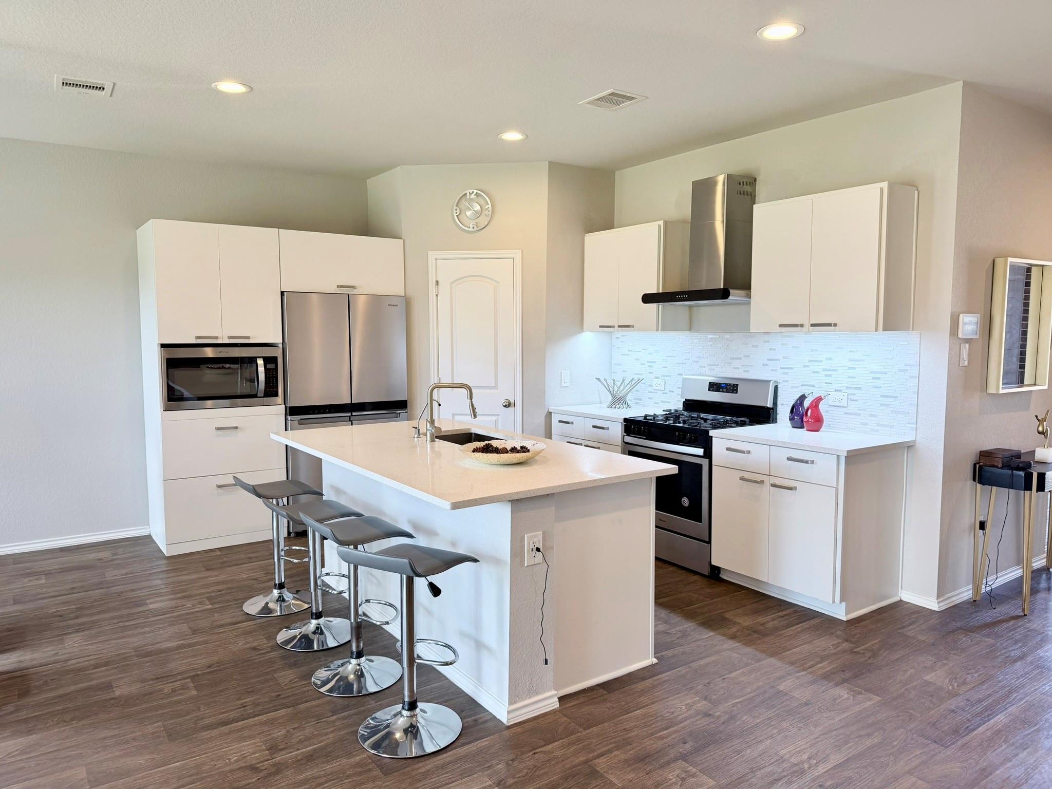 21523 Victoria Harbor Drive