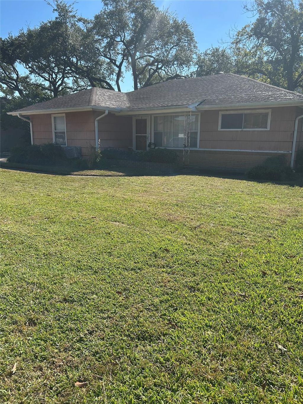 Photo of 811 Sara Rose Street, Houston, TX 77018 (MLS # 59414227)