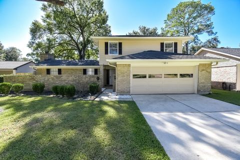 Photo of 12435 Shepherds Ridge Drive, Houston, TX 77077 (MLS # 10832162)
