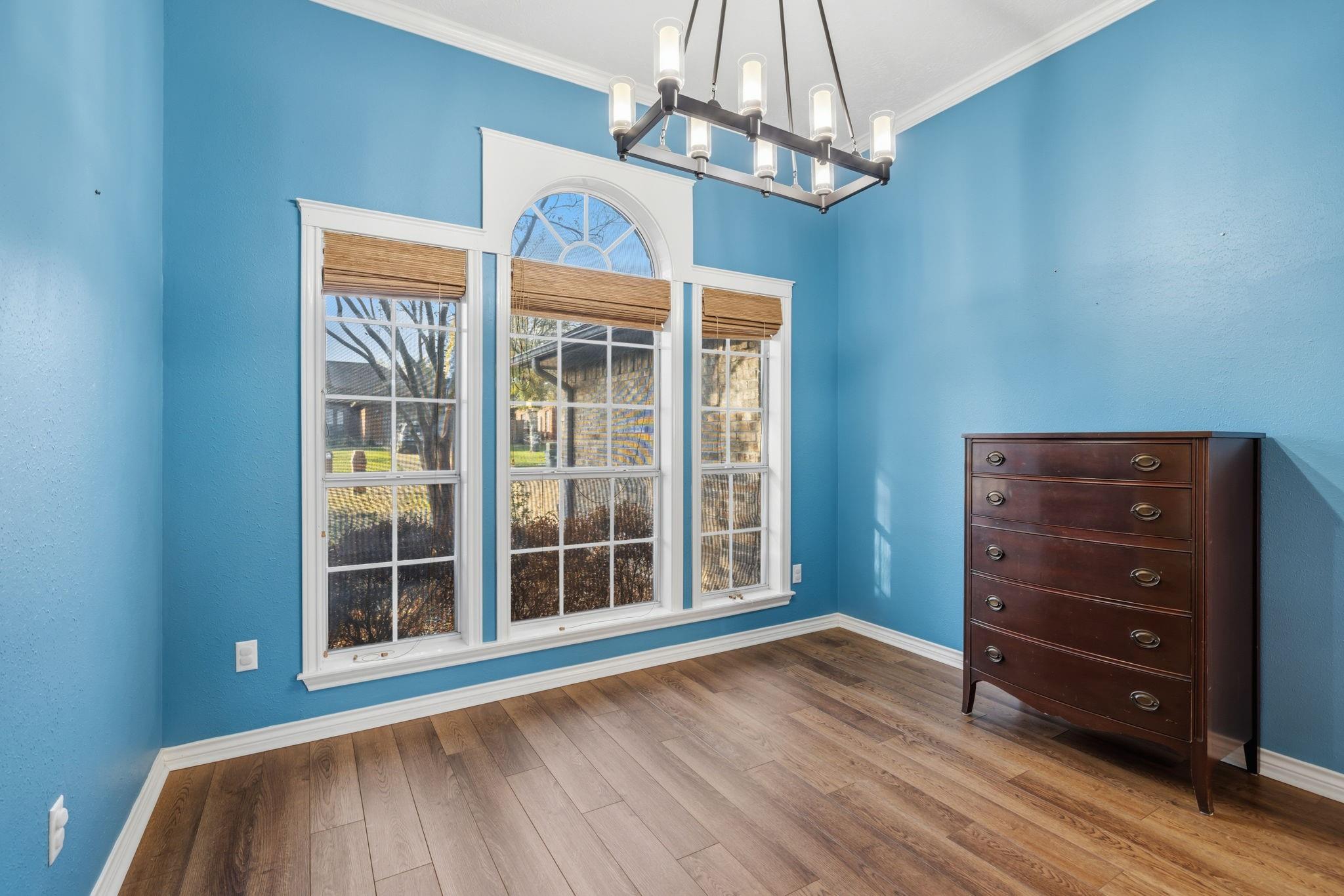 2303 N Pioneer Trail