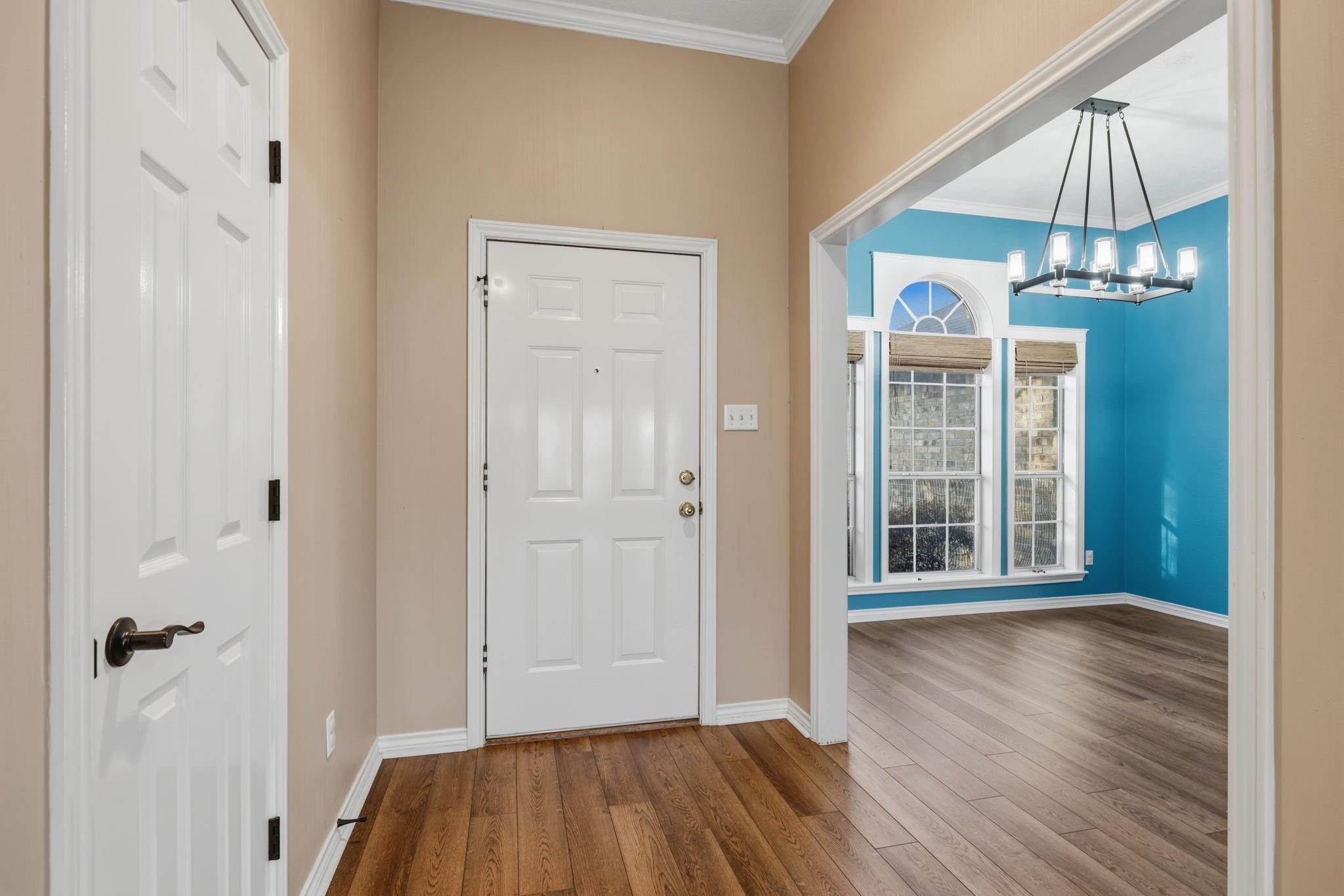 2303 N Pioneer Trail