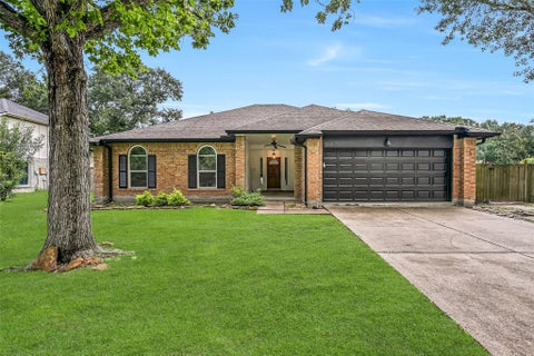 Photo of 1909 Lavaca Street, Friendswood, TX 77546 (MLS # 53255198)