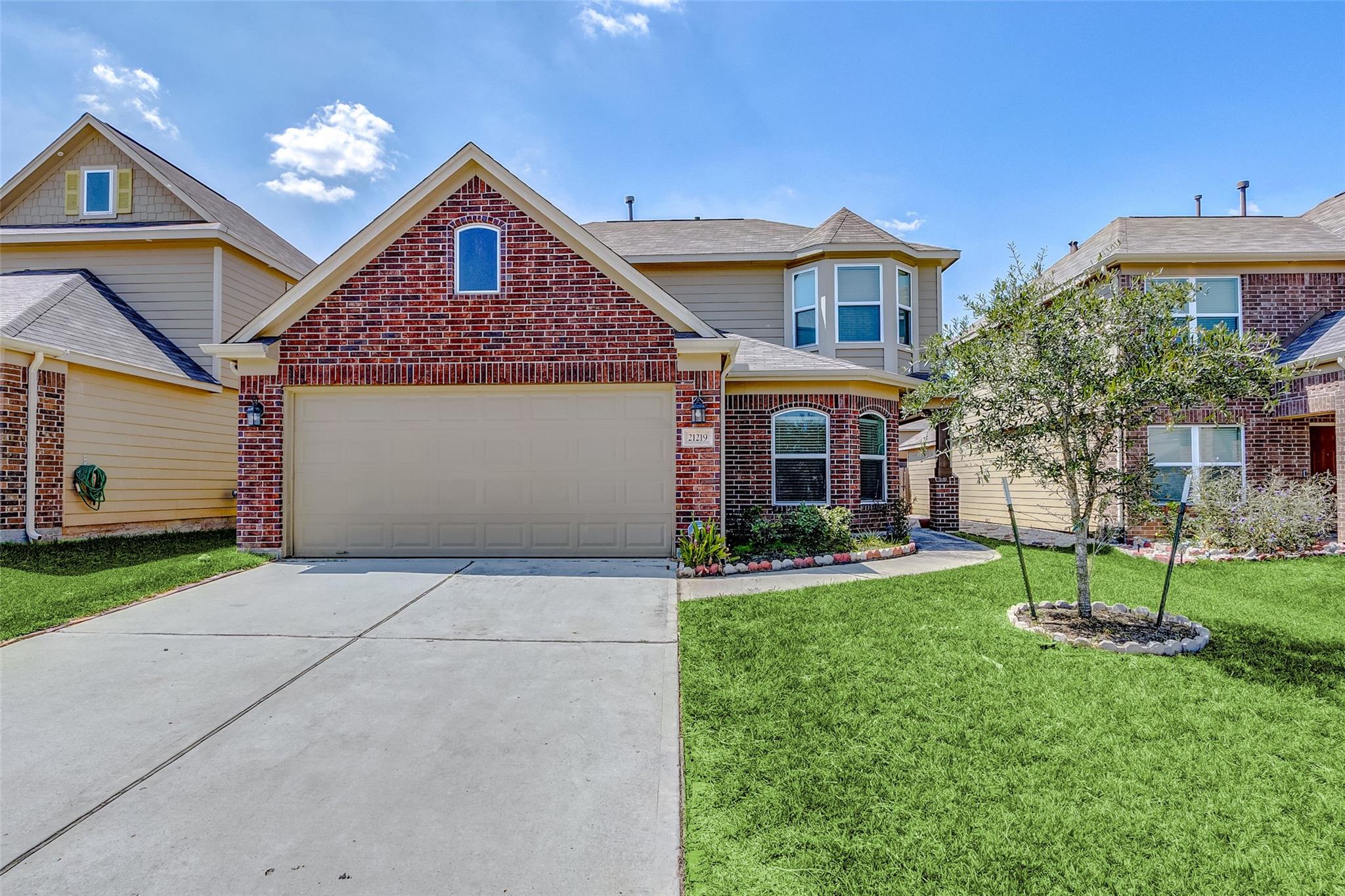 21219 Fox Hillside Way