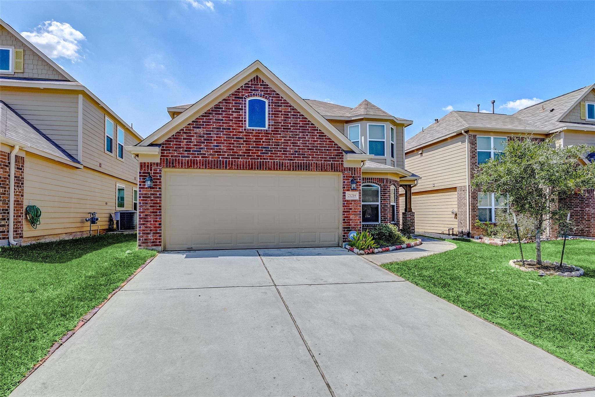 21219 Fox Hillside Way