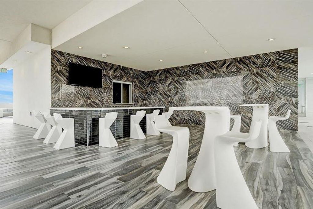 Photo of 4521 San Felipe Street #2601, Houston, TX 77027 (MLS # 78431341)