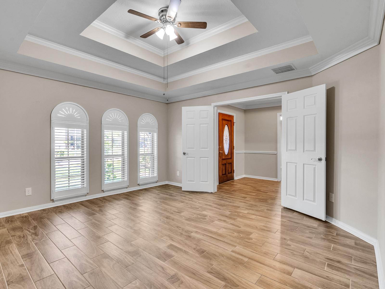 6827 Davy Crockett Drive