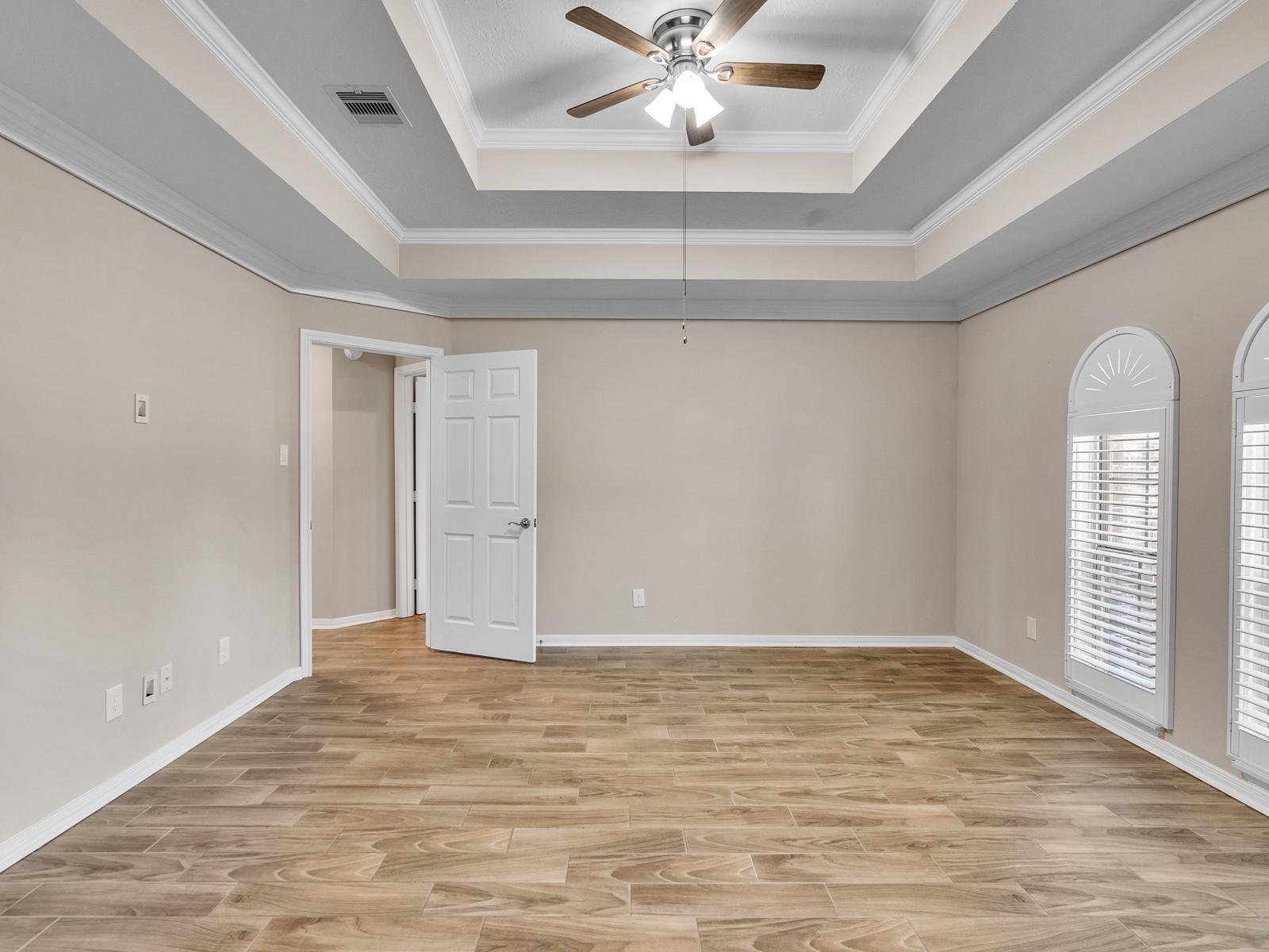 6827 Davy Crockett Drive
