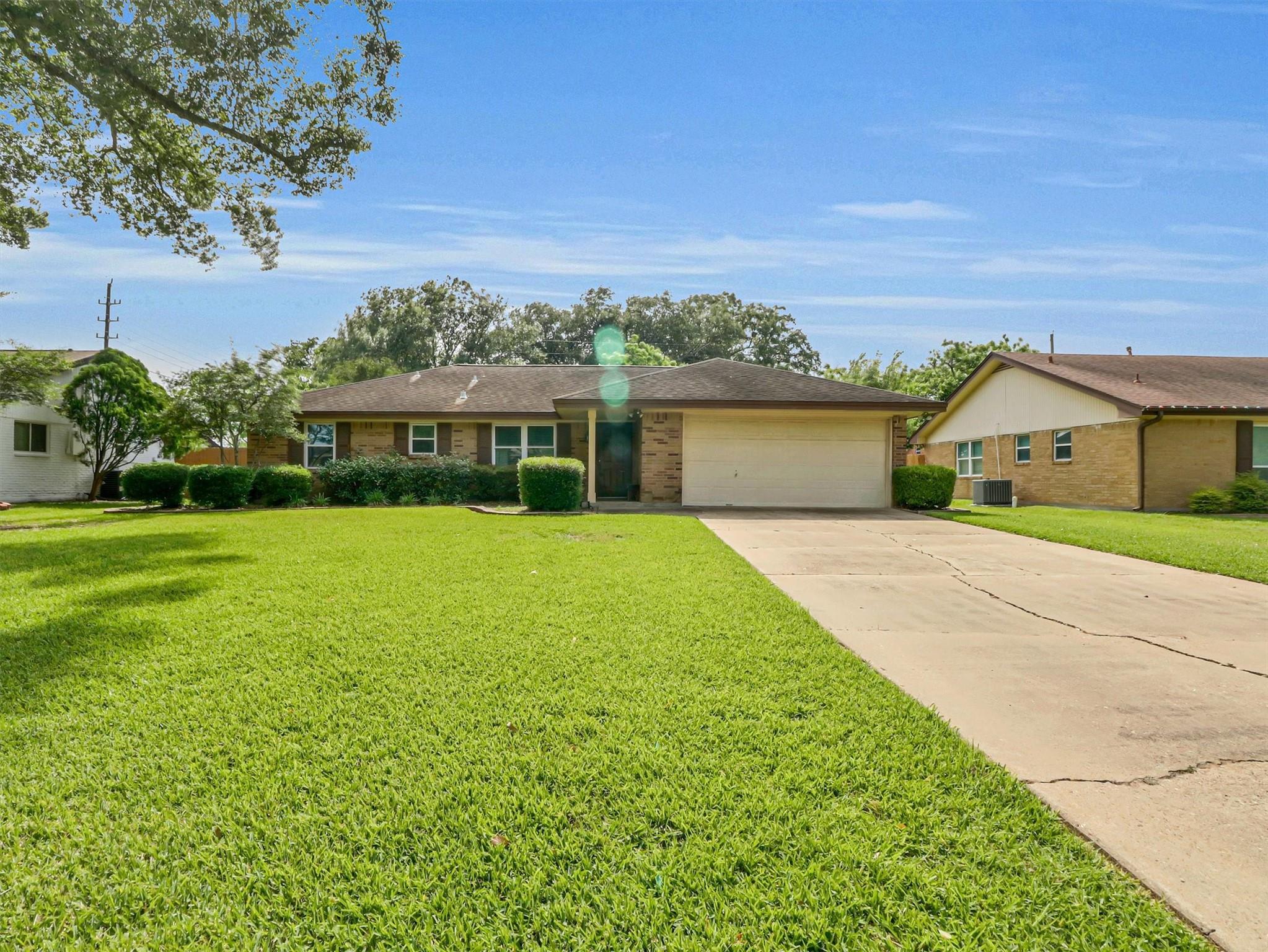 805 Bluebonnet Lane
