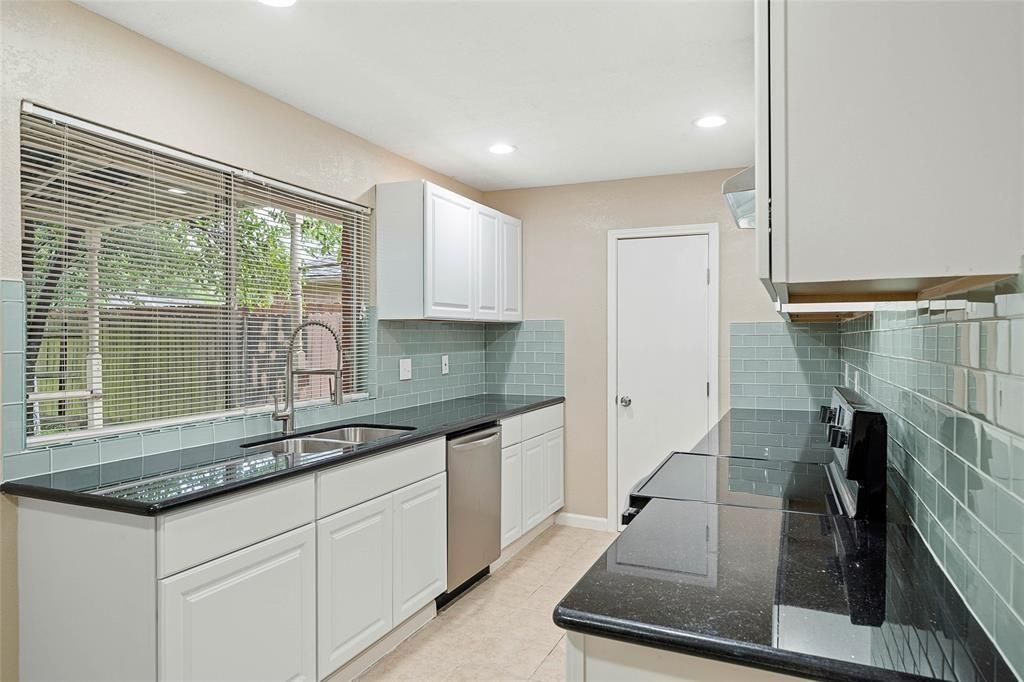 Photo of 11826 Flushing Meadows Drive, Houston, TX 77089 (MLS # 90404524)