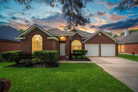 Photo of 20023 Crossvine Trail Lane, Cypress, TX 77433 (MLS # 11139330)