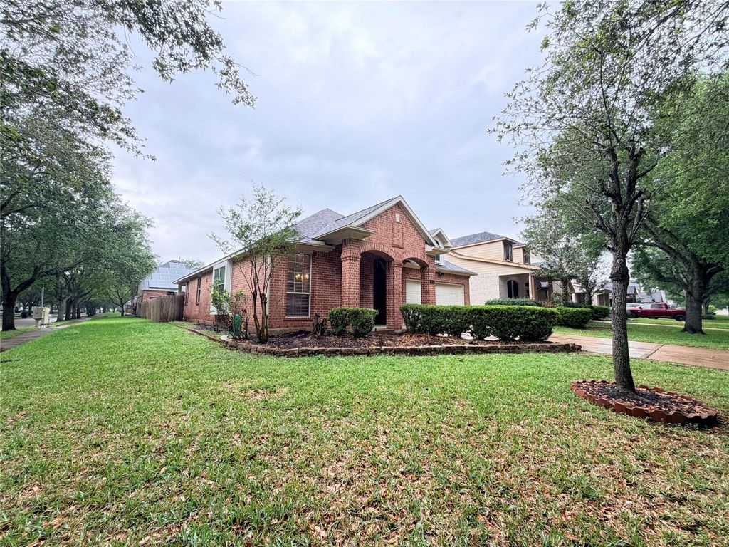 Photo of 211 Briar Trace Lane, Richmond, TX 77406 (MLS # 10325755)