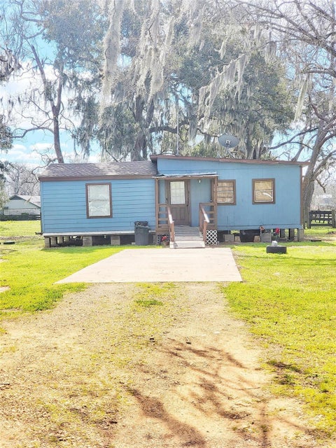 Photo of 3588 County Road 344, Brazoria, TX 77422 (MLS # 21661372)