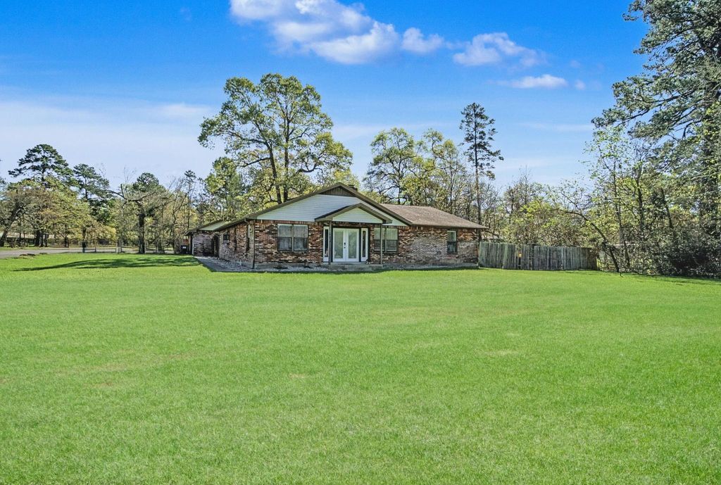 Photo of 502 Easy Street, Magnolia, TX 77355 (MLS # 94214807)