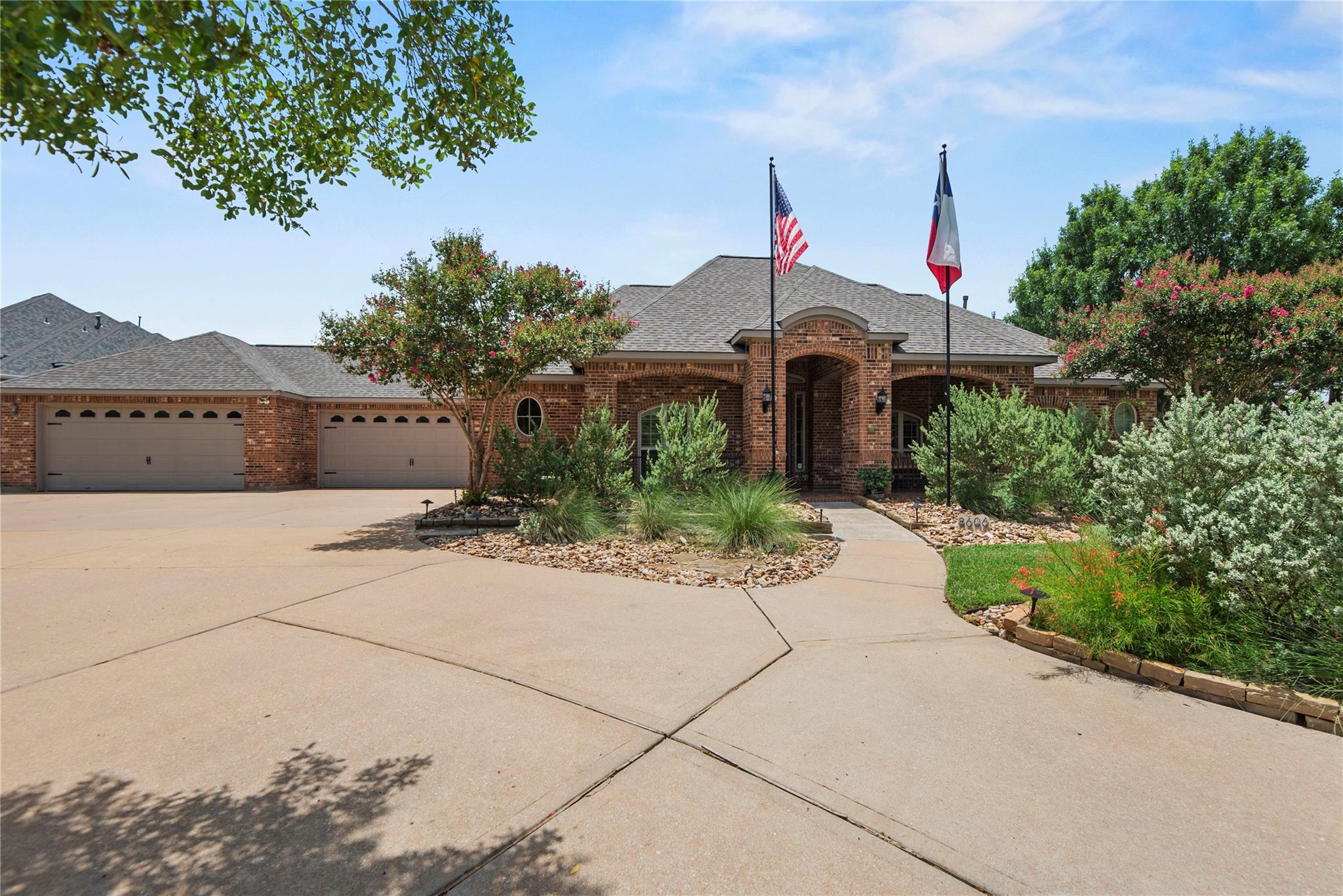 8606 Meadowview Court