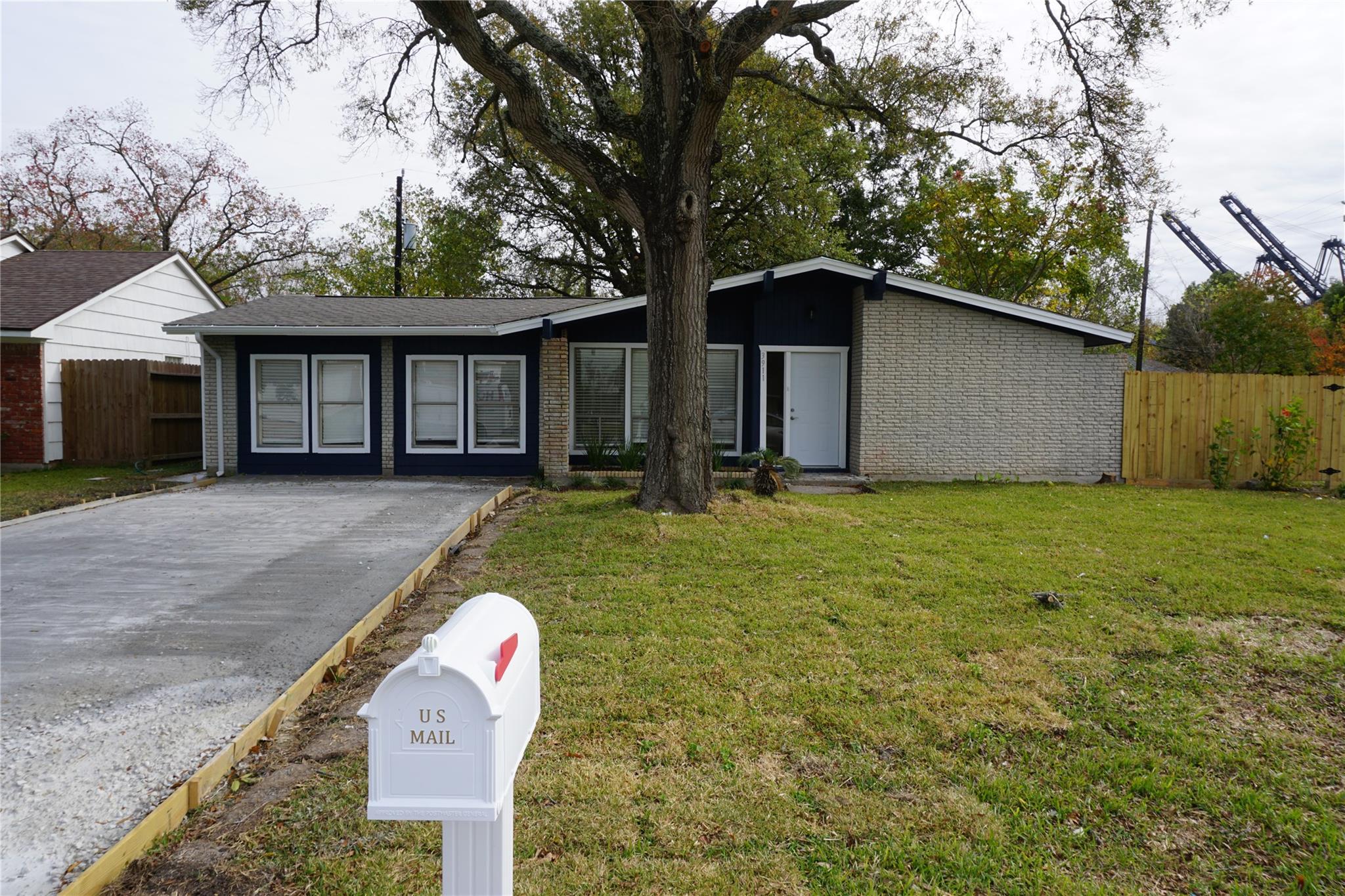 3911 Tarpon Lane